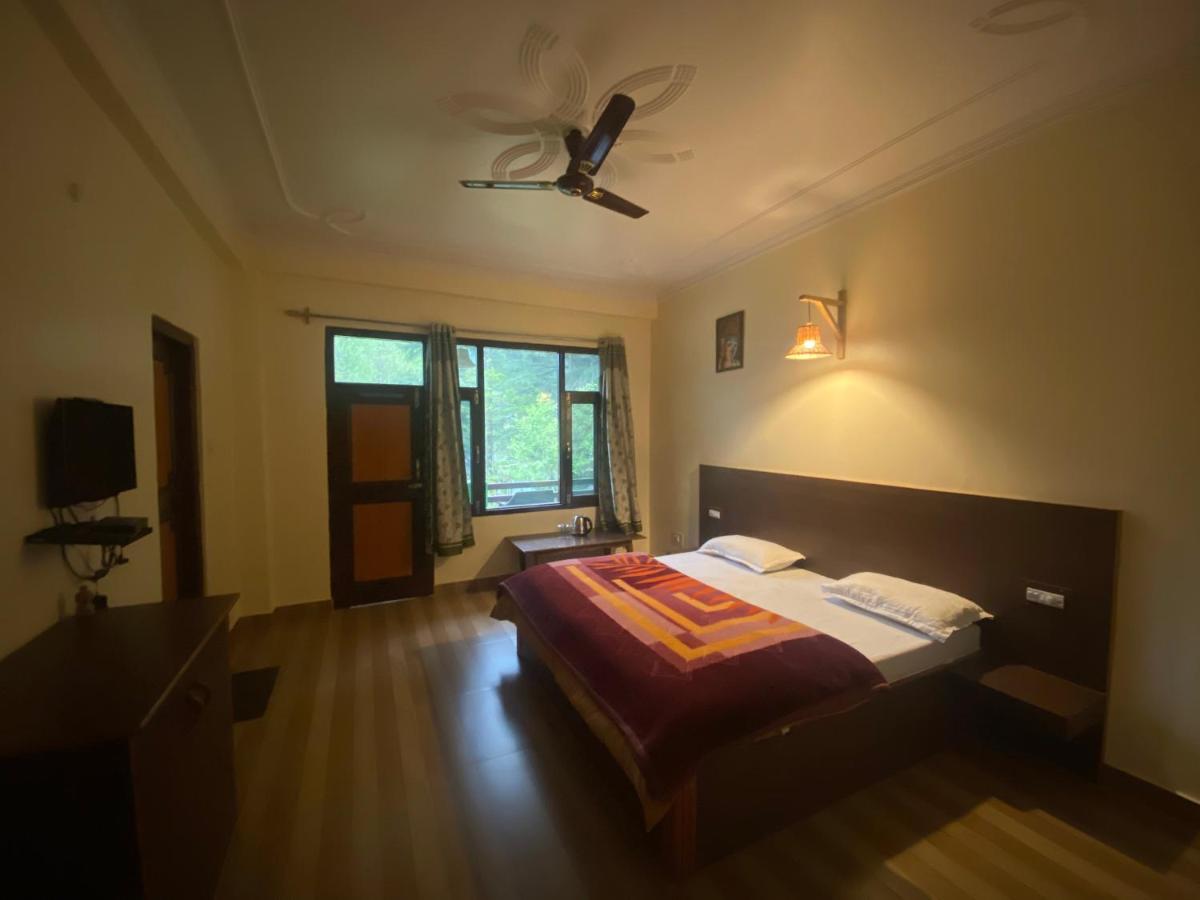 The Royal Orchard Kasol Hotel Bagian luar foto