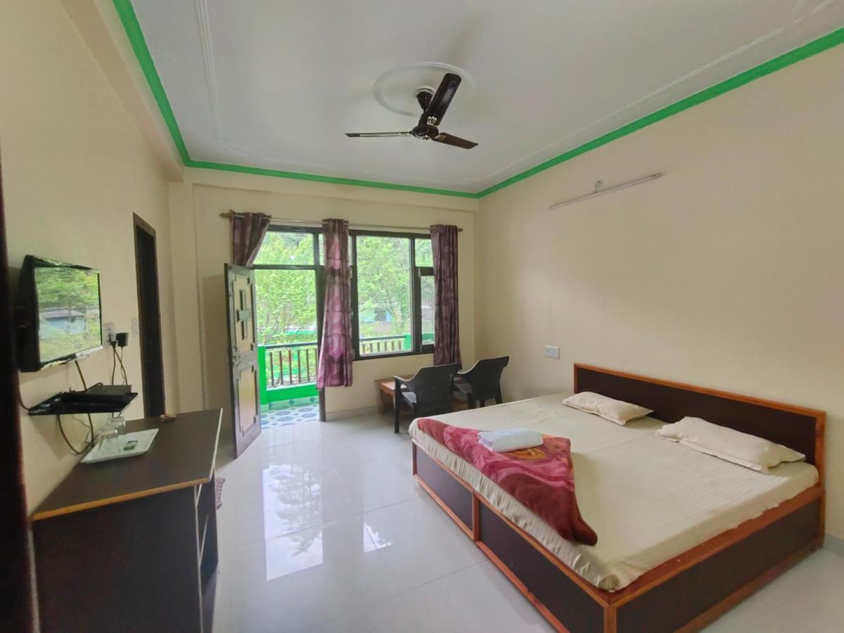 The Royal Orchard Kasol Hotel Bagian luar foto