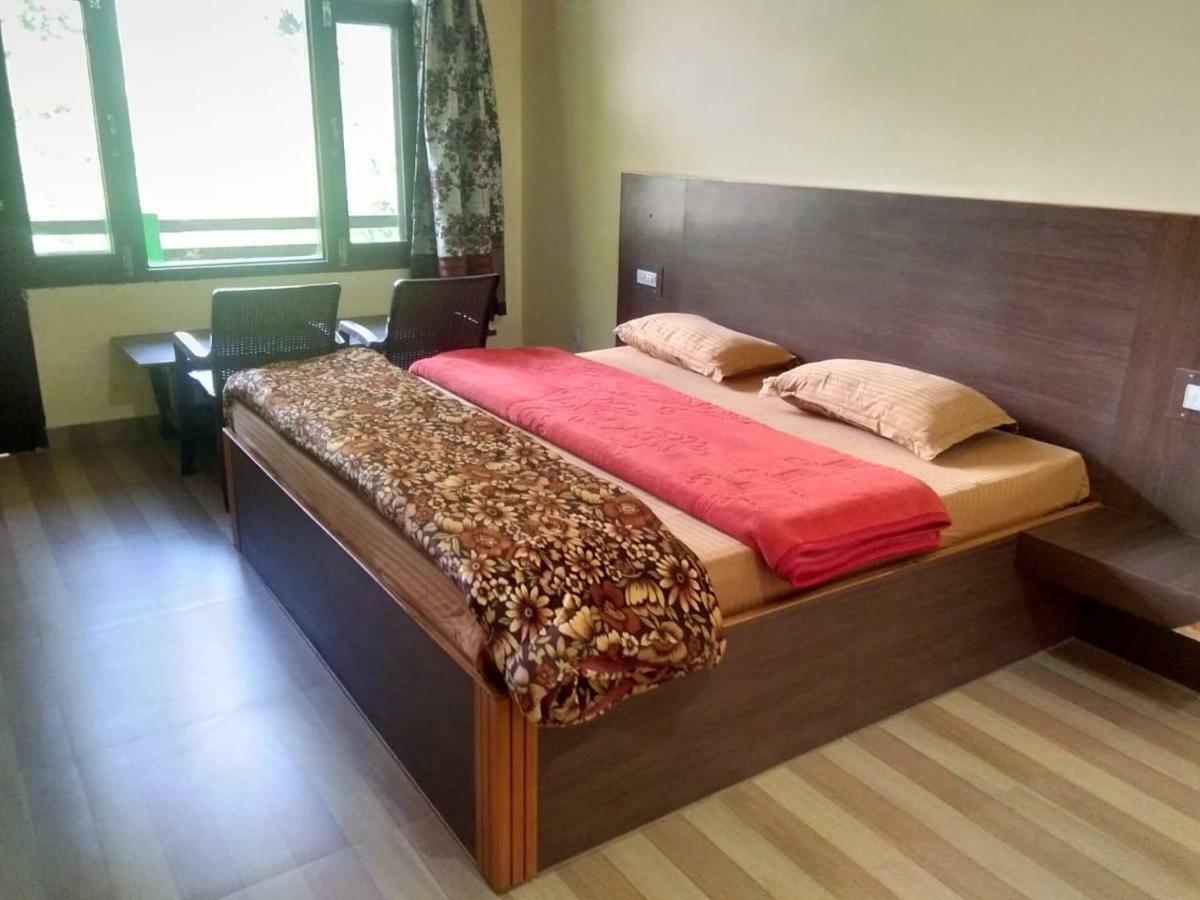 The Royal Orchard Kasol Hotel Bagian luar foto